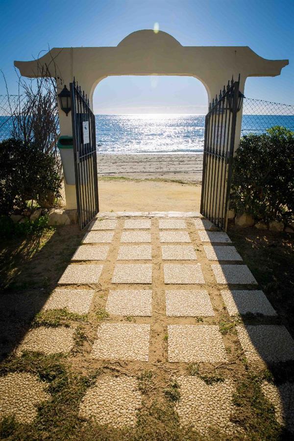 Holidays2Riviera Sea Side Front Beach Sitio de Calahonda Exterior photo