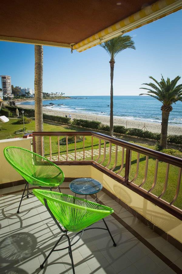 Holidays2Riviera Sea Side Front Beach Sitio de Calahonda Exterior photo